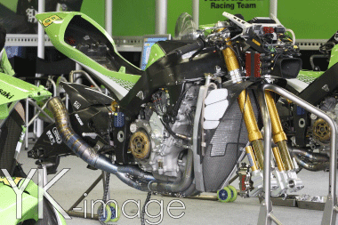 06 KAWASAKI ENGINE