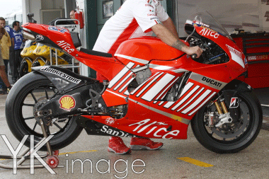 07 DUCATI STONER