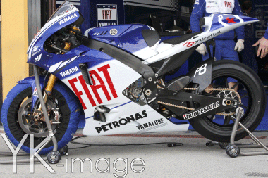 09 YAMAHA LORENZO